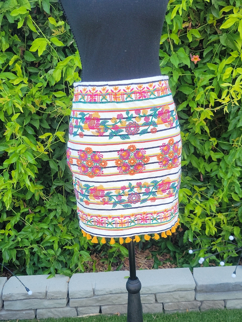 THML Multicolor Embroidered Pencil Skirt Southwest Boho Vibes Sz S